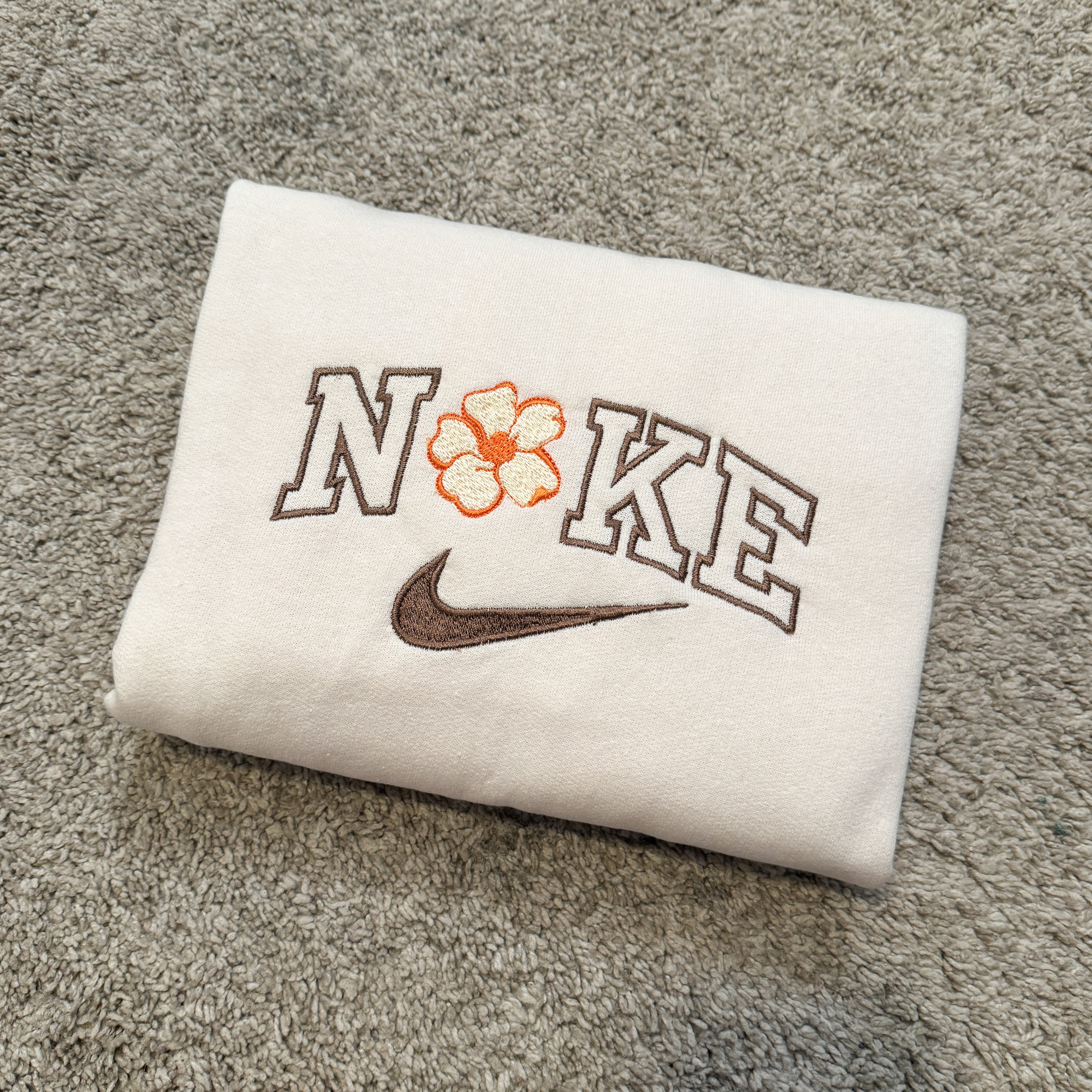 NIKE Puakenikeni
